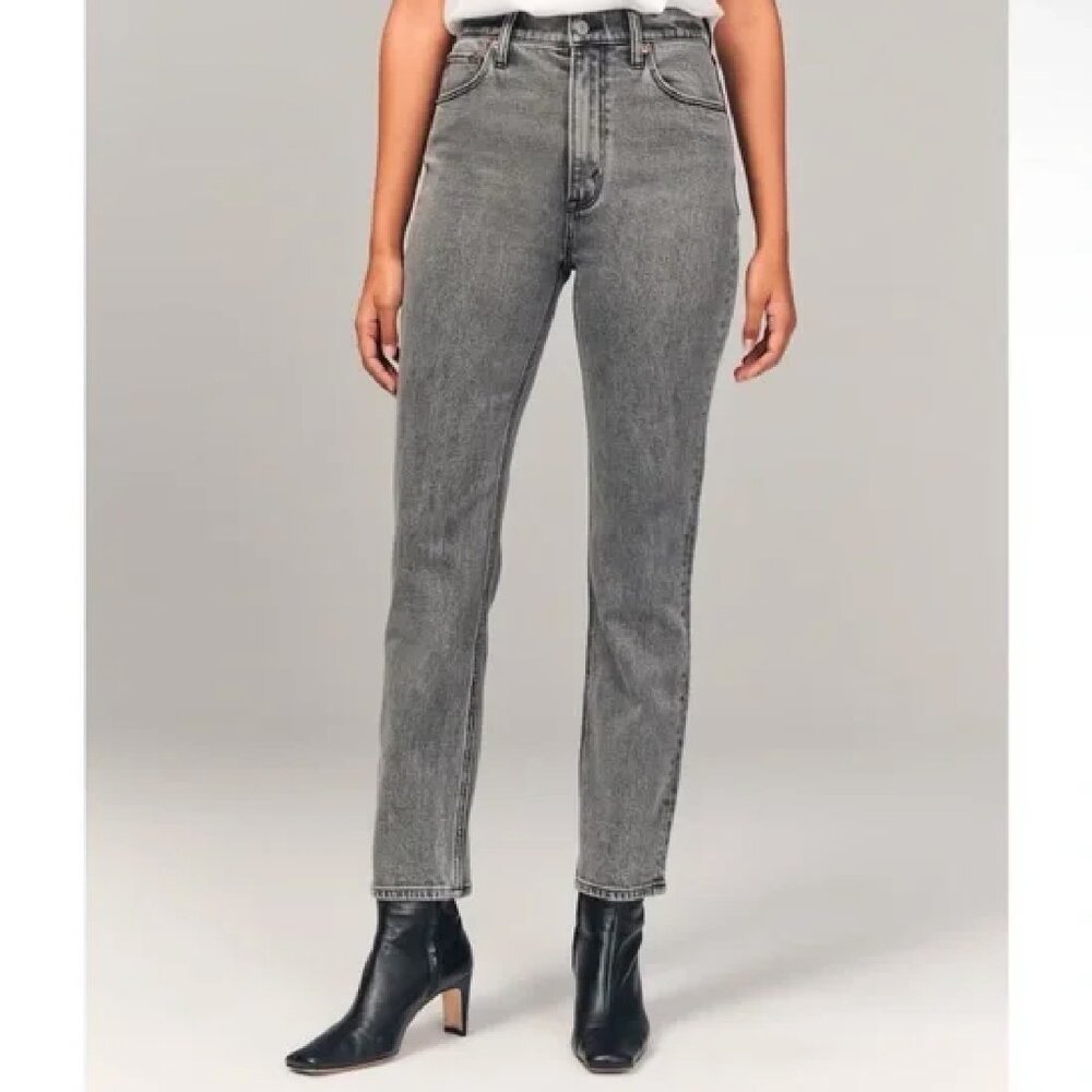 Abercrombie Curve Love Ultra High Rise Ankle Straight Jean. Size 29, 8R. Grey